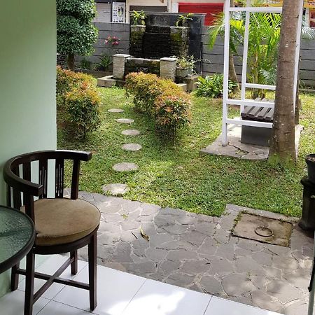 Embe Pitoe Syariah Gejayan Mitra Reddoorz Hotel Pakualaman Exterior photo