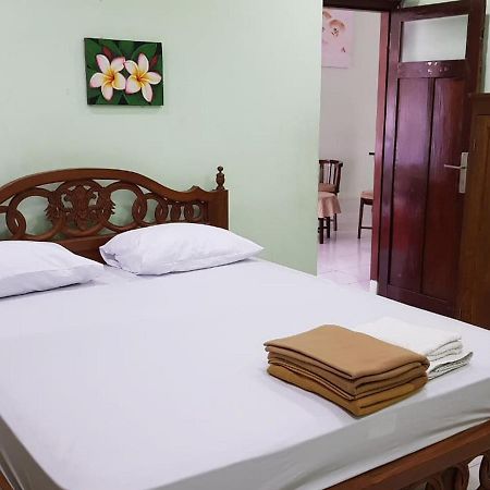 Embe Pitoe Syariah Gejayan Mitra Reddoorz Hotel Pakualaman Exterior photo