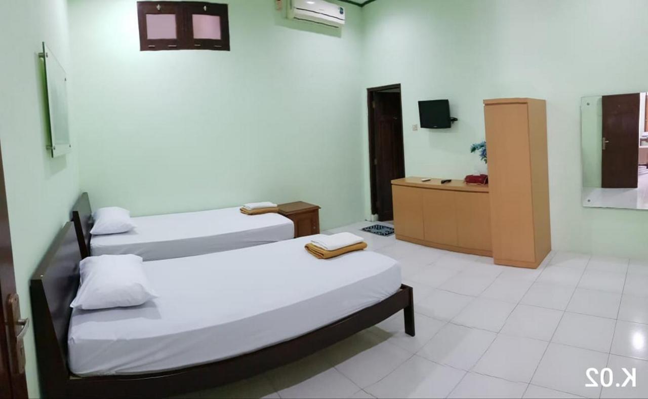 Embe Pitoe Syariah Gejayan Mitra Reddoorz Hotel Pakualaman Exterior photo