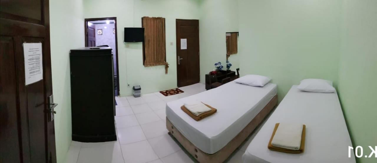 Embe Pitoe Syariah Gejayan Mitra Reddoorz Hotel Pakualaman Exterior photo
