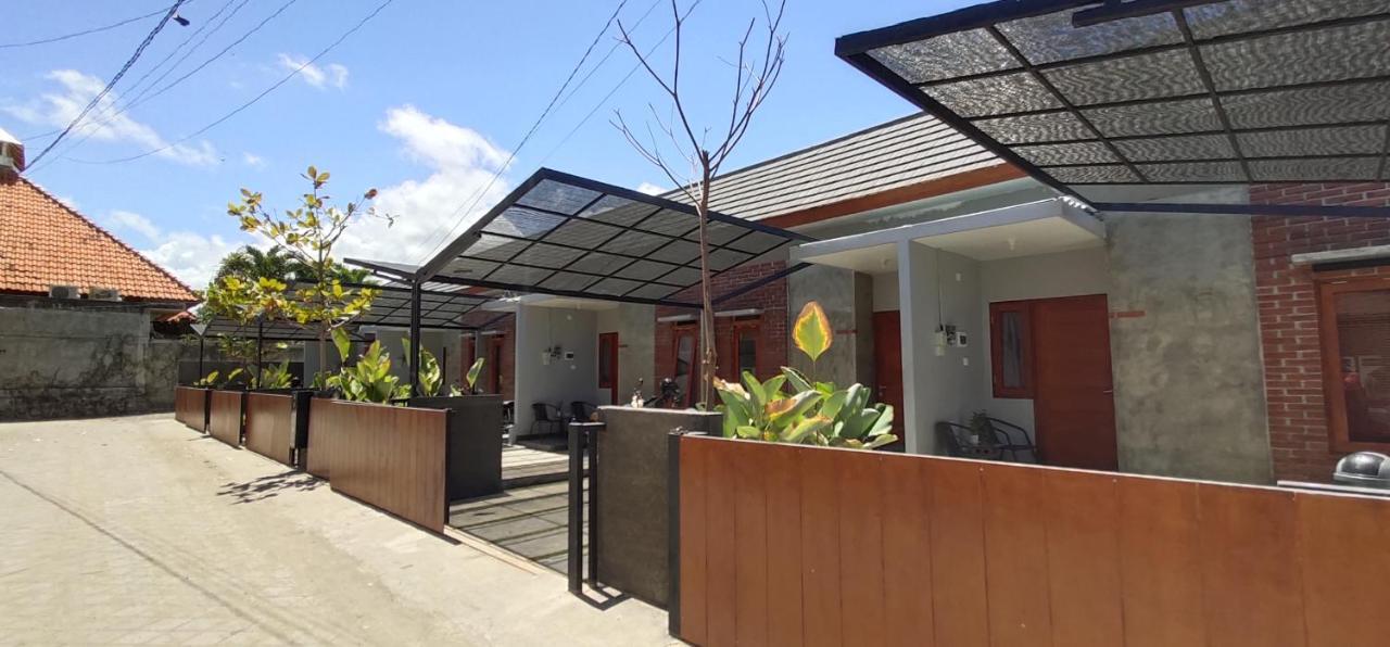 Embe Pitoe Syariah Gejayan Mitra Reddoorz Hotel Pakualaman Exterior photo