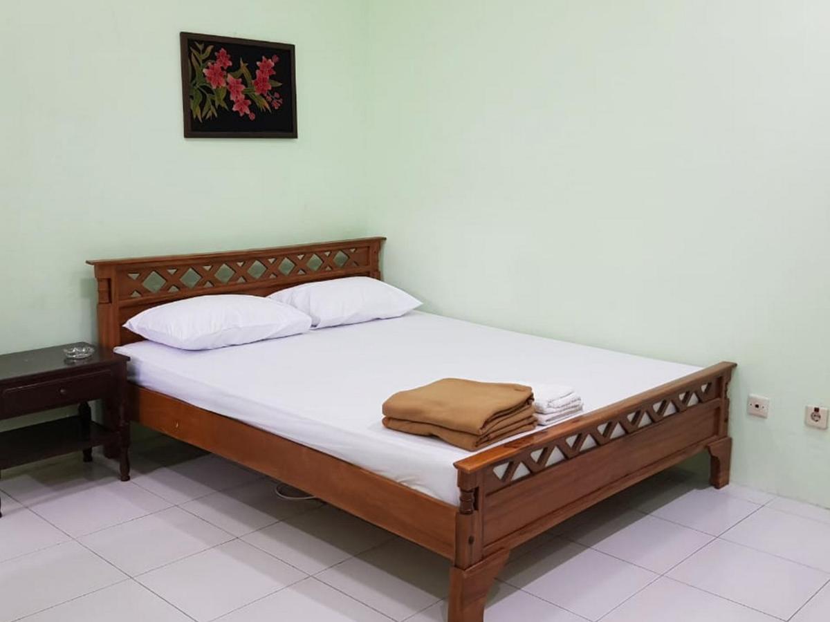 Embe Pitoe Syariah Gejayan Mitra Reddoorz Hotel Pakualaman Exterior photo